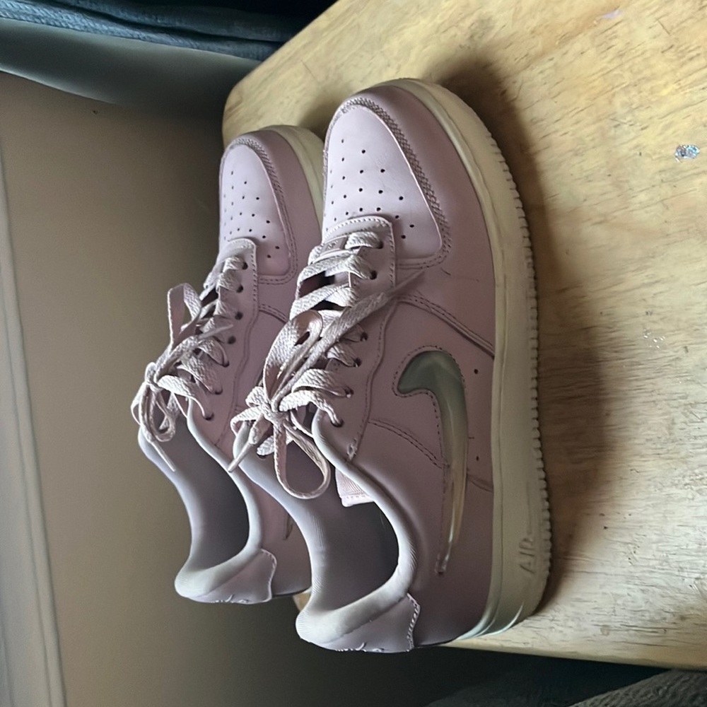 Pastel pink low top Nike
